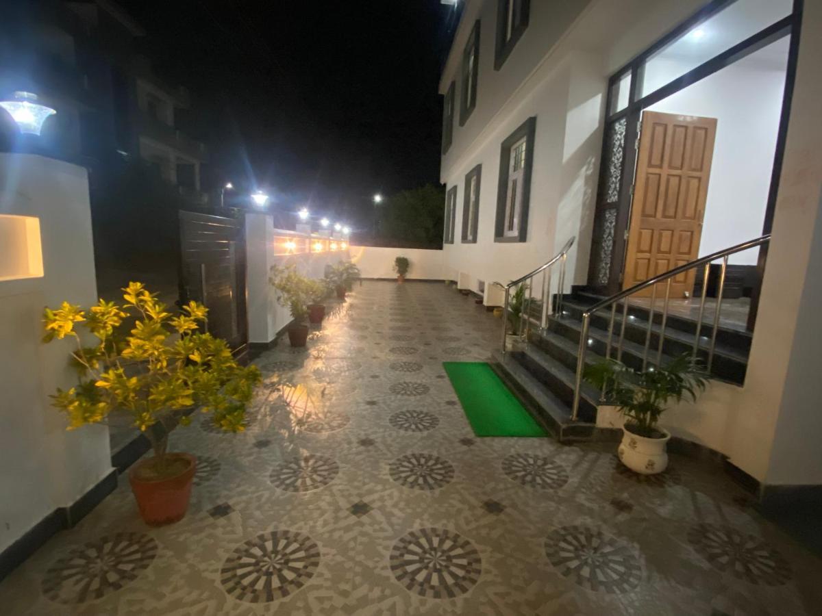 Shivalik Residency - Hotel & Banquet Hall Bara Banki ภายนอก รูปภาพ